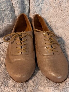 Aldo Gold Shimmer Lace Up Shoes - Size 8